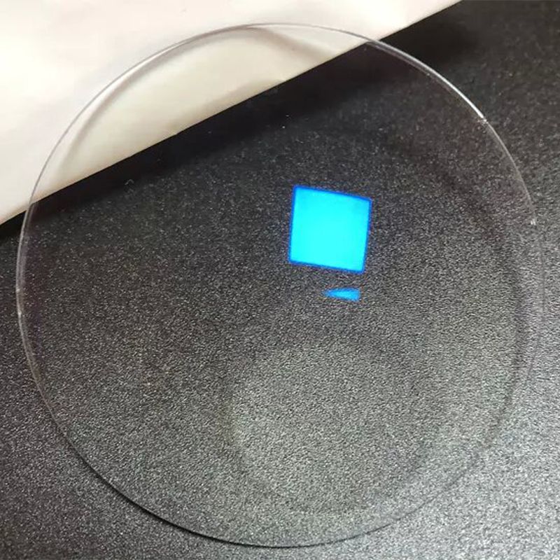 1,499 Polotovar s kulatou horní bifokální čočkou