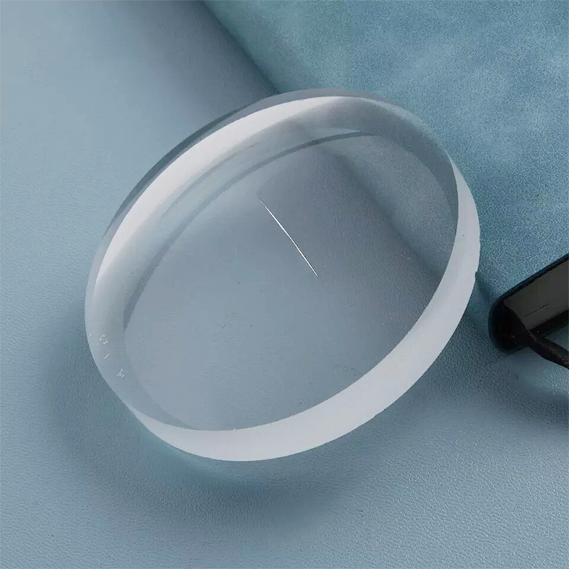 1,56 Polotovar s plochou horní bifokální čočkou